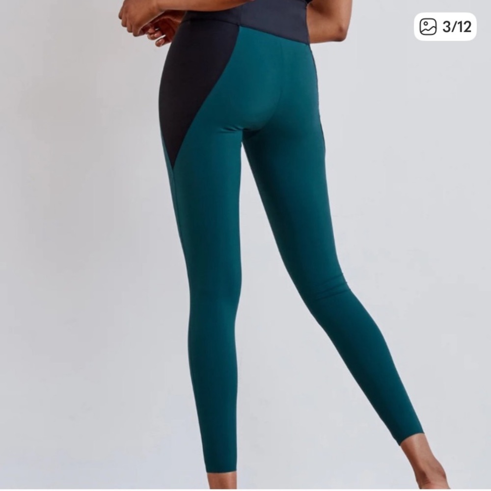 ADAY Teal and Black Leggings - Picture 4 of 7